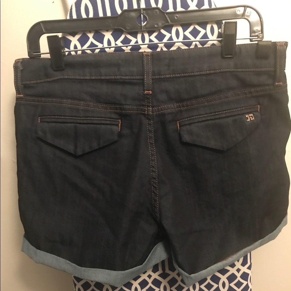 Flap pocket dark wash shorts